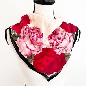 Vintage Oscar de La Renta Neck Handkerchief